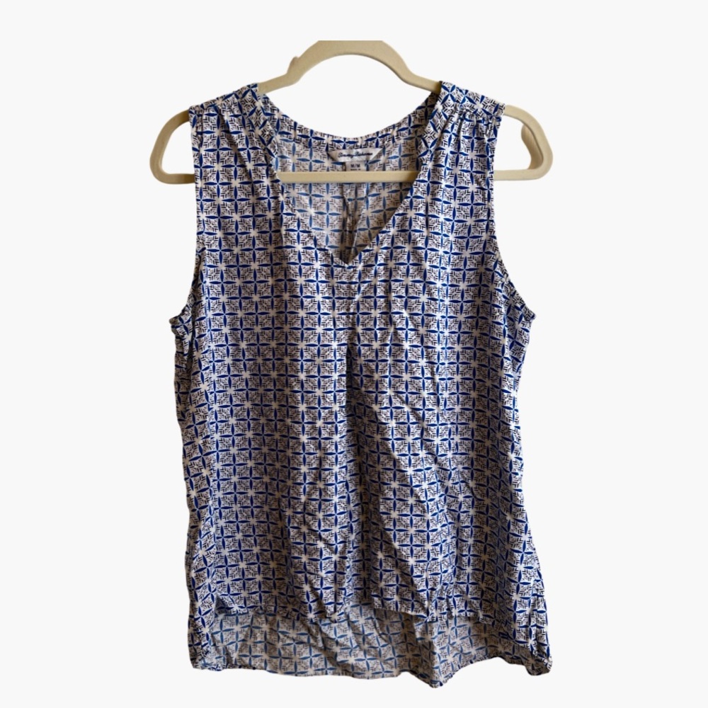 Tommy Bahama M blue white V neck top relaxed sleeveless blouse